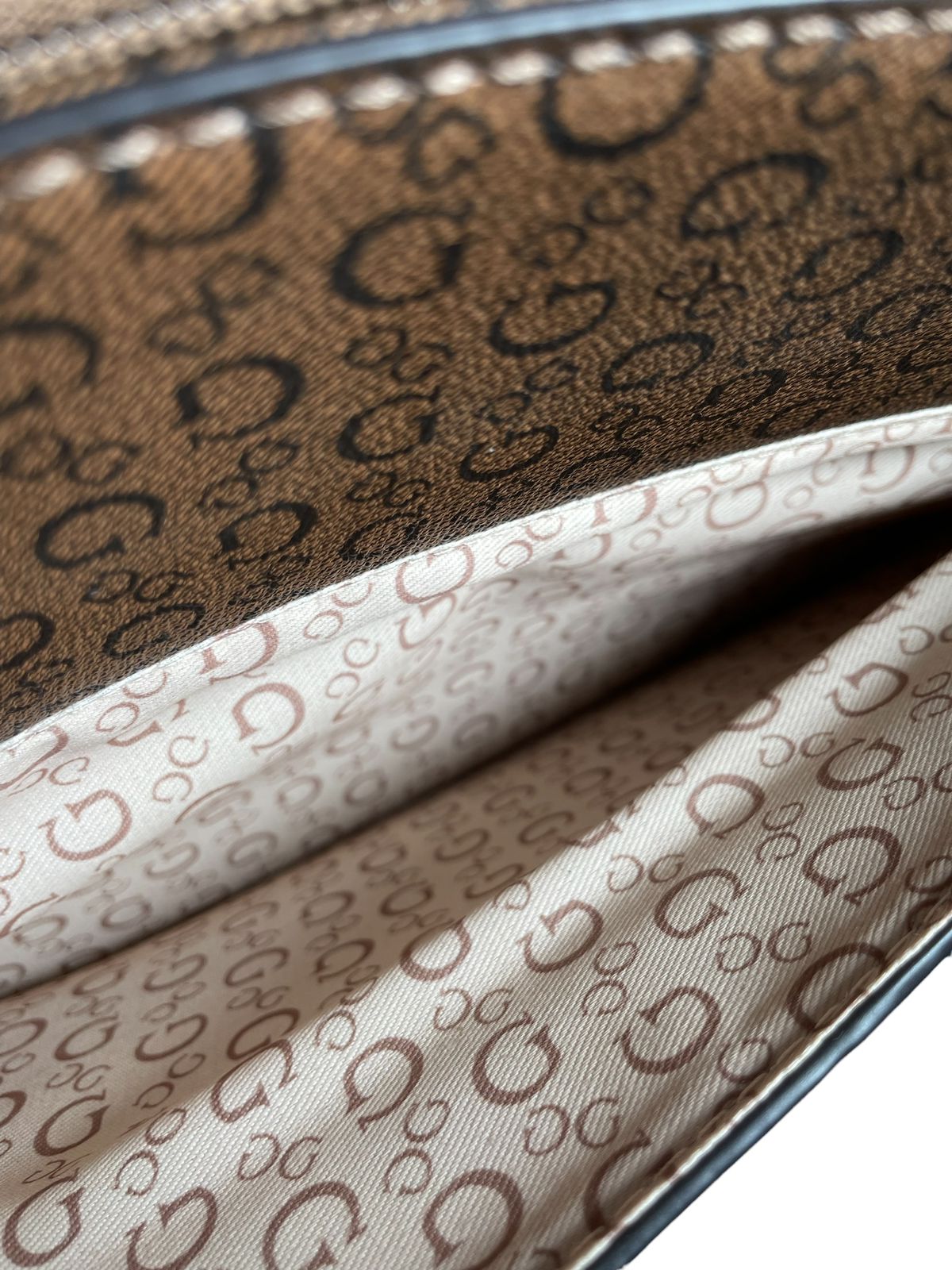 BOLSA GUESS CAFE