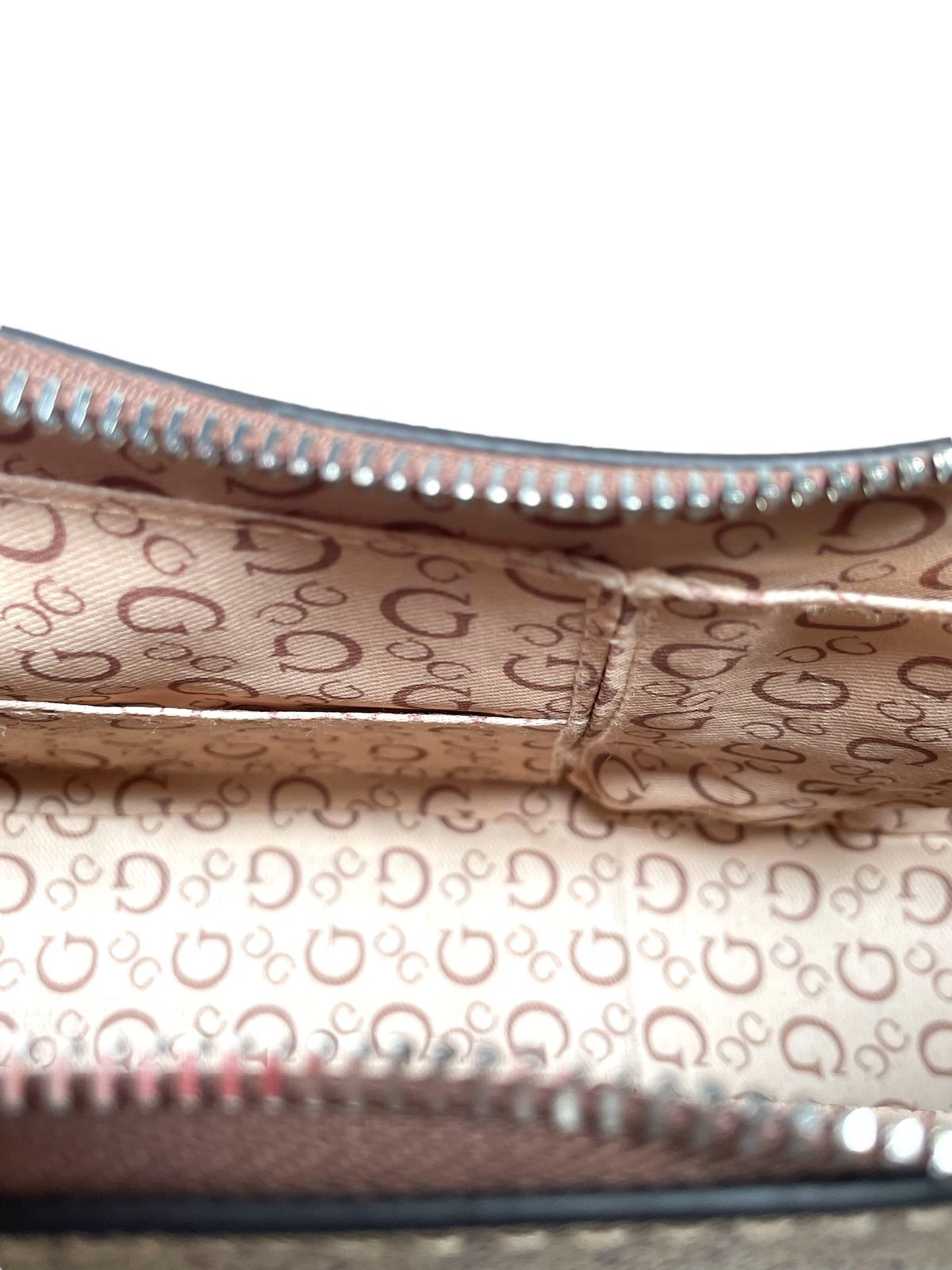 BOLSA DE MANO GUESS CAFE