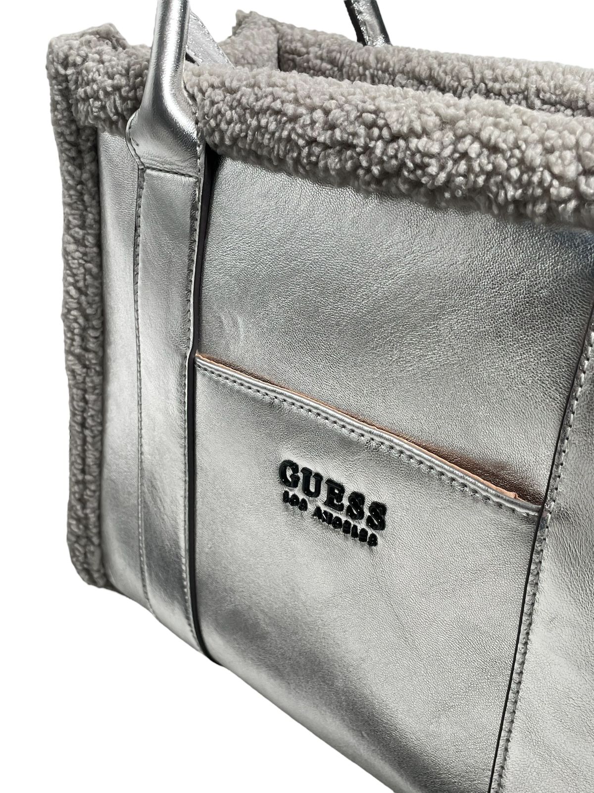 BOLSA DE MANO GUESS PLATEADA